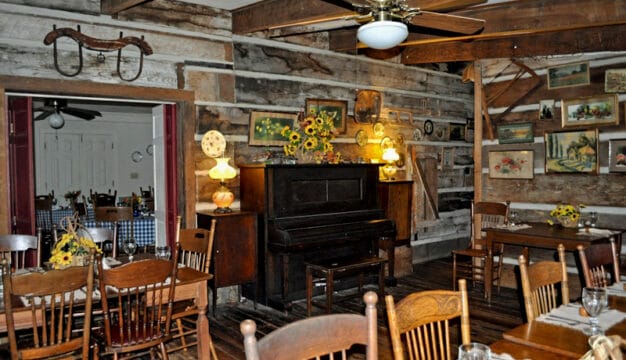 Gaines Ridge Dinner Club Interior